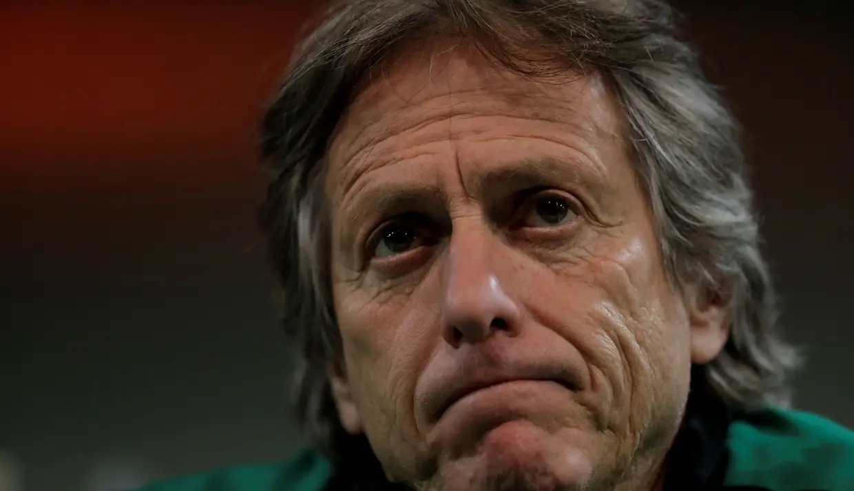 "Muito daquilo que são os meus trabalhos e as minhas ideias, como a marcação à zona, táticas de bolas paradas, fui eu que lancei há 25 anos. Sou um treinador que trouxe coisas diferentes ao futebol, além de ser obcecado pela perfeição. Bloqueios no futebol, fui eu que trouxe do basquetebol e hoje todas as equipas do mundo o fazem." - Jorge Jesus, treinador do Sporting (05-03-2018)