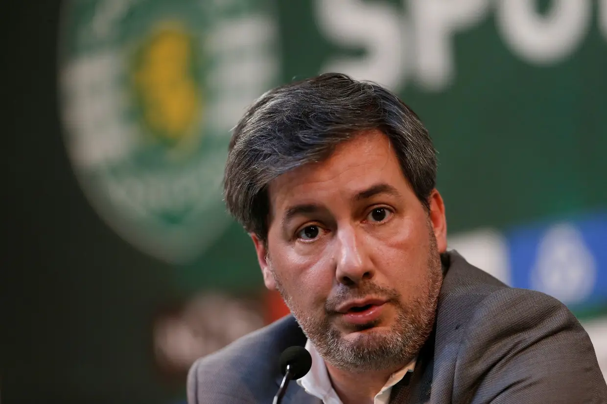 "Sigo uma máxima do meu tio-avô: 'para ter sucesso, a primeira coisa a fazer é criar fama de maluco. Depois, é só mantê-la'" - Bruno de Carvalho, presidente do Sporting (12-05-2018)