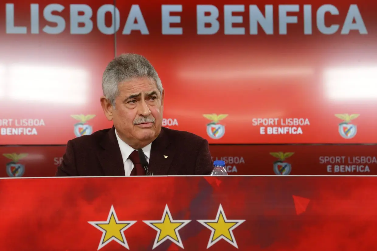 "Meditei bastante, inclusive dormi no Seixal, a decisão foi amadurecida. Foi uma luz que me deu" - Luís Filipe Vieira, em conferência de imprensa onde anunciou a continuidade de Rui Vitória (29-11-2018)