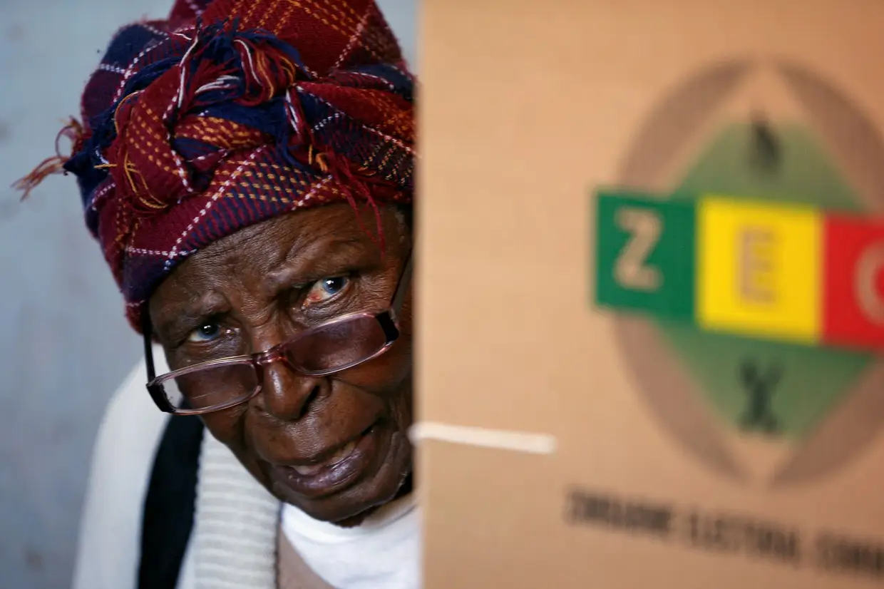 As primeiras eleições presidenciais no Zimbabué desde a independência em 1980.