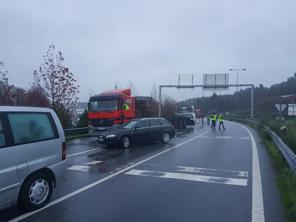 Entrar em Braga esta sexta-feira tornou-se, assim, quase impossível devido ao protesto dos coletes amarelos que contemplava 25 protestos em 17 locais das principais cidades do país.
