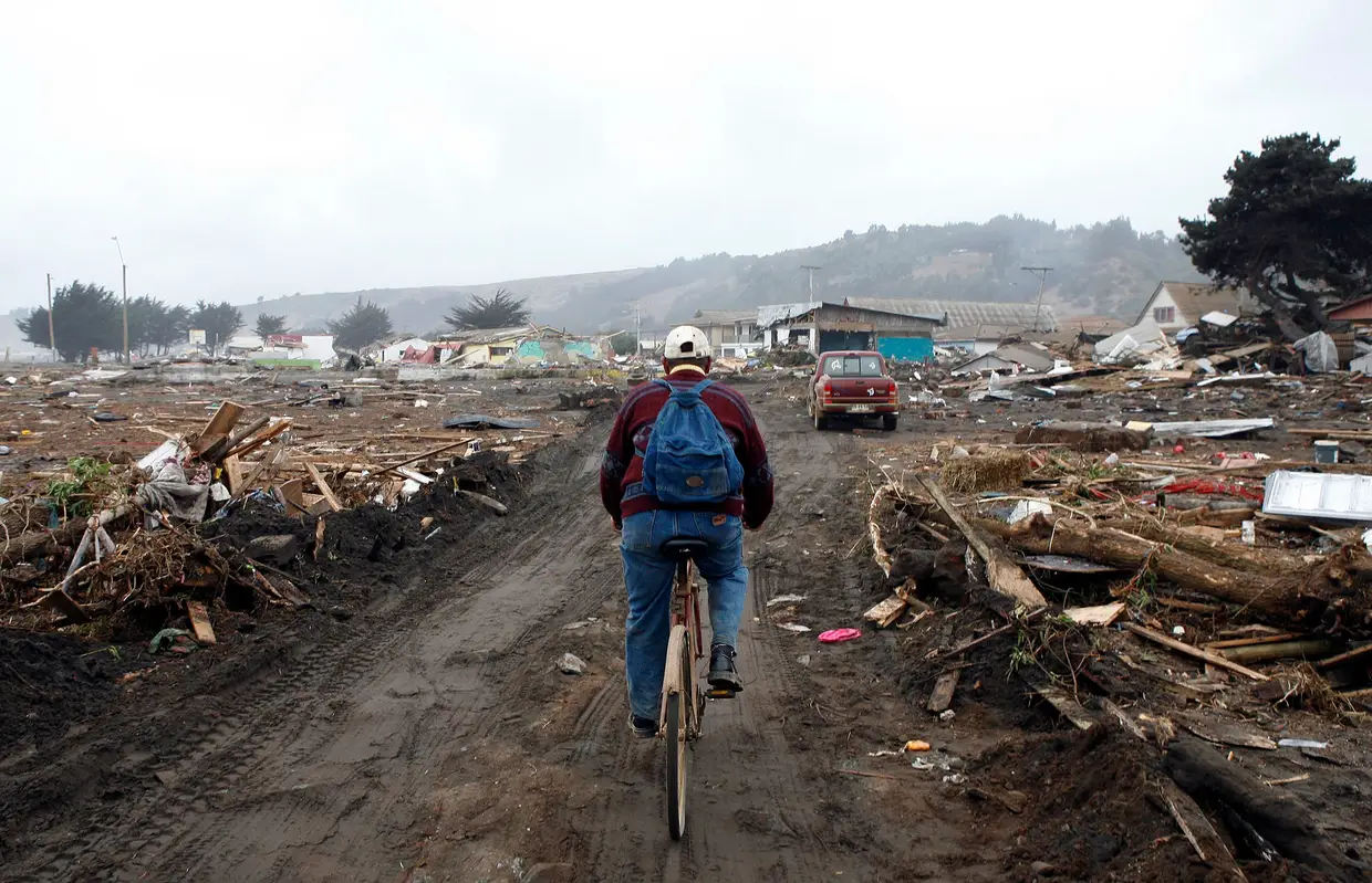 27 de fevereiro de 2010, Chile - Um sismo, seguido de tsunami, atingiu o centro e o sul do Chile, fazendo mais de 520 mortos.
