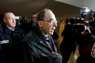 Advogado de vítimas de padre abusador chama mentiroso a cardeal suspeito de encobrimento