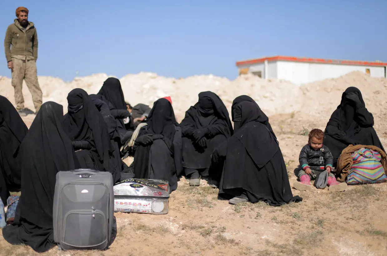 As mulheres dos jihadistas juntam-se em Baghouz, província de Deir Al Zor ou Deir Ezzor.