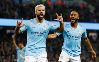 Sergio Aguero celebra após marcar golo
