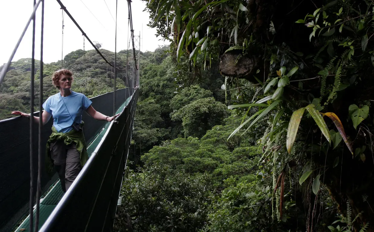 Costa Rica - "O país mais avançado, rico, estável, ecológico e seguro da América Central."