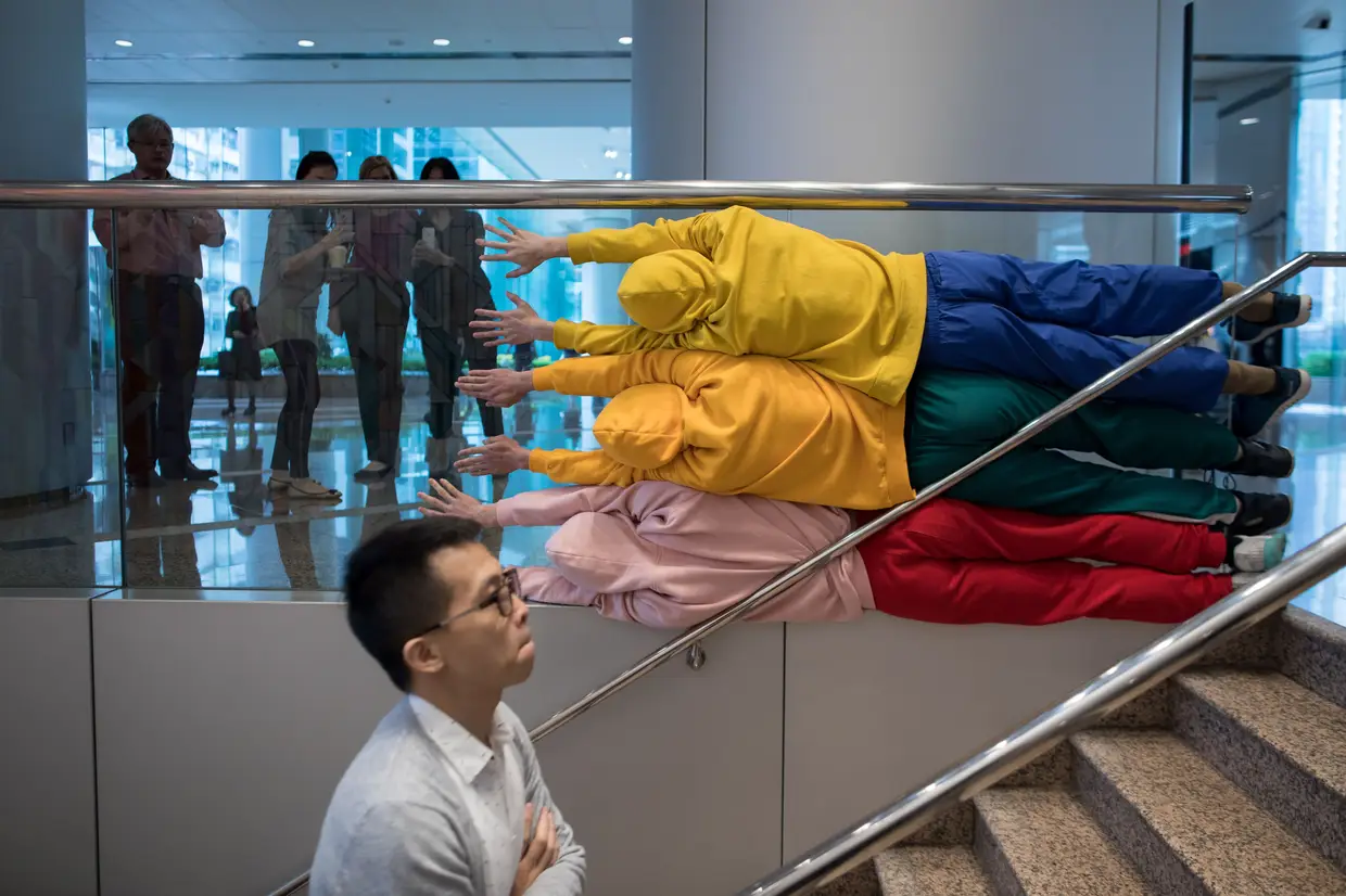 O corpo humano literalmente exposto em locais pouco prováveis de Hong Kong