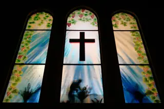 Jovem mata padre católico de quem terá sido vítima de abuso sexual