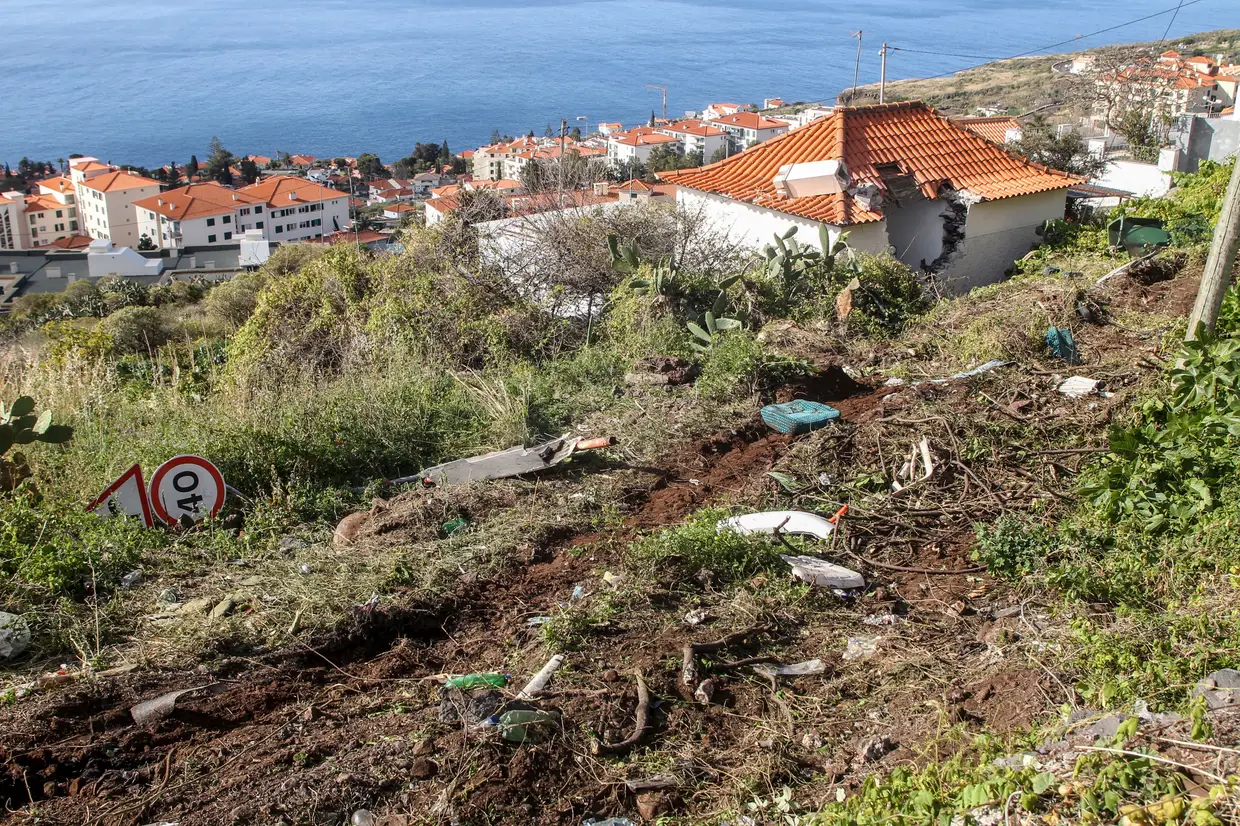 Pelo menos 29 pessoas morreram no acidente com um autocarro que transportava turistas alemães em Santa Cruz, na Madeira, na quarta-feira à noite.