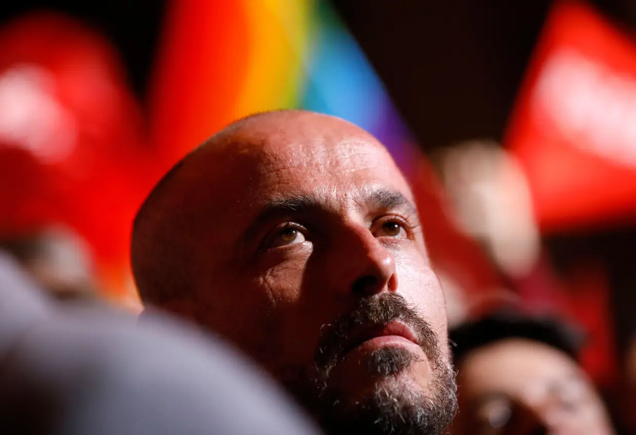 Espanha acordou como se previa: um país dividido nas urnas após as eleições gerais que deram a vitória aos socialistas do PSOE sem maioria e com a extrema direita no Parlamento de Madrid