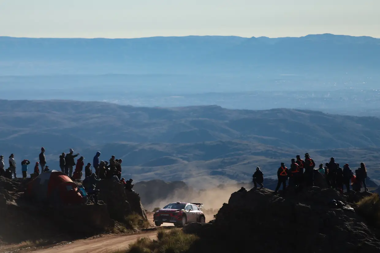 Sebastien Ogier no seu Citroen C3.