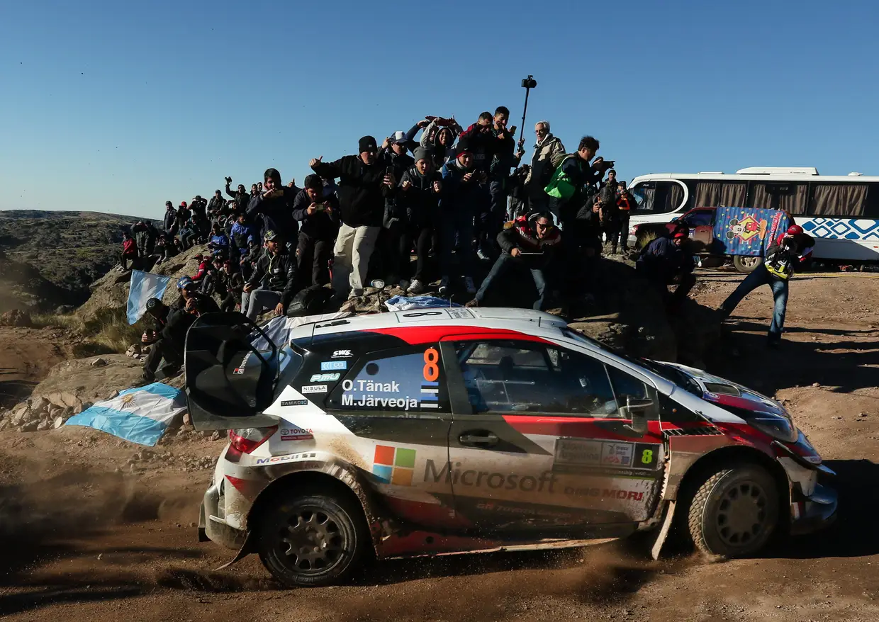 Os estónios Ott Tanak e Martin Jarveoja no Toyota Yaris.