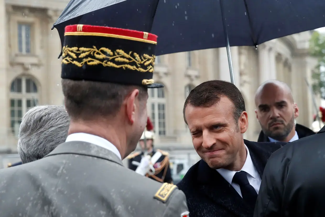 O Presidente francês, Emmanuel Macron, durante uma cerimónia do Dia da Vitória, em Paris.