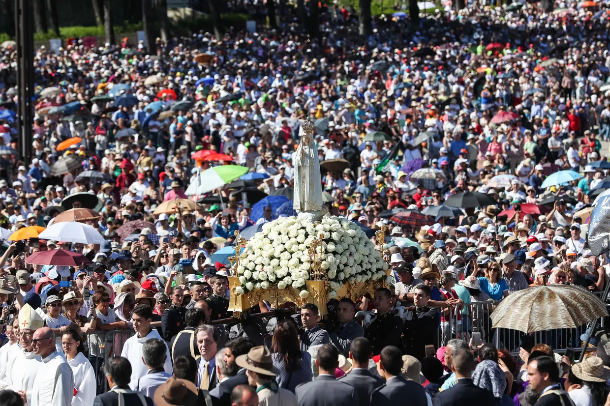 Procissão no Santuário de Fátima.