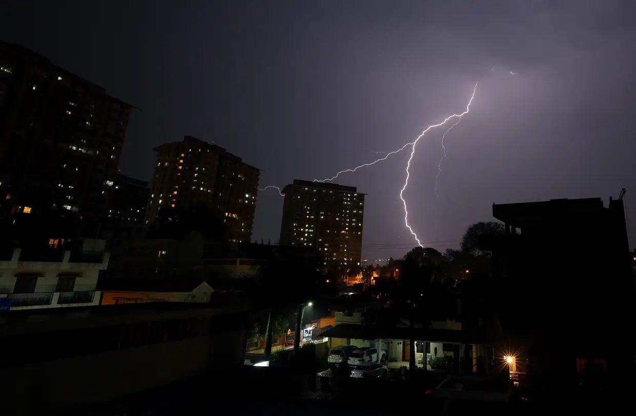 Relâmpagos em Bangalore, Índia, durante uma tempestade.