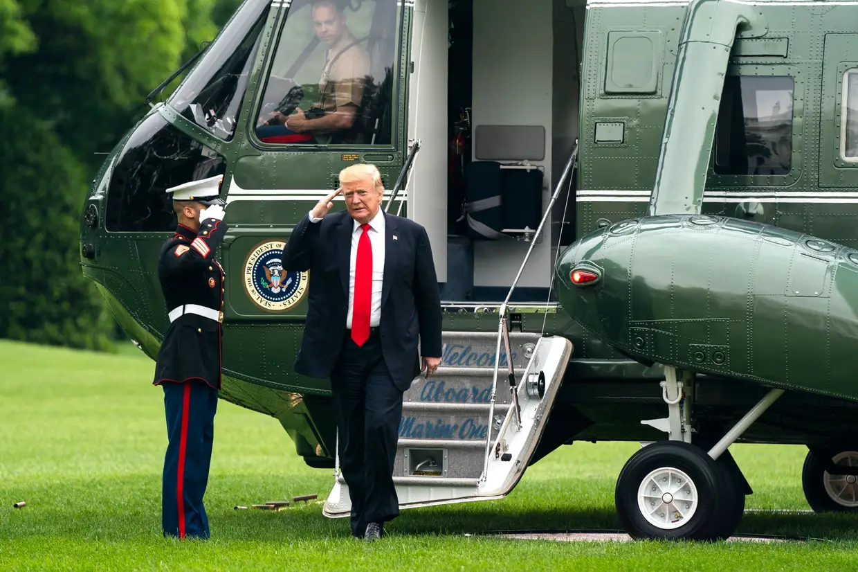O Presidente norte-americano, Donald Trump, regressa à Casa Branca depois de uma visita a Nova Iorque.