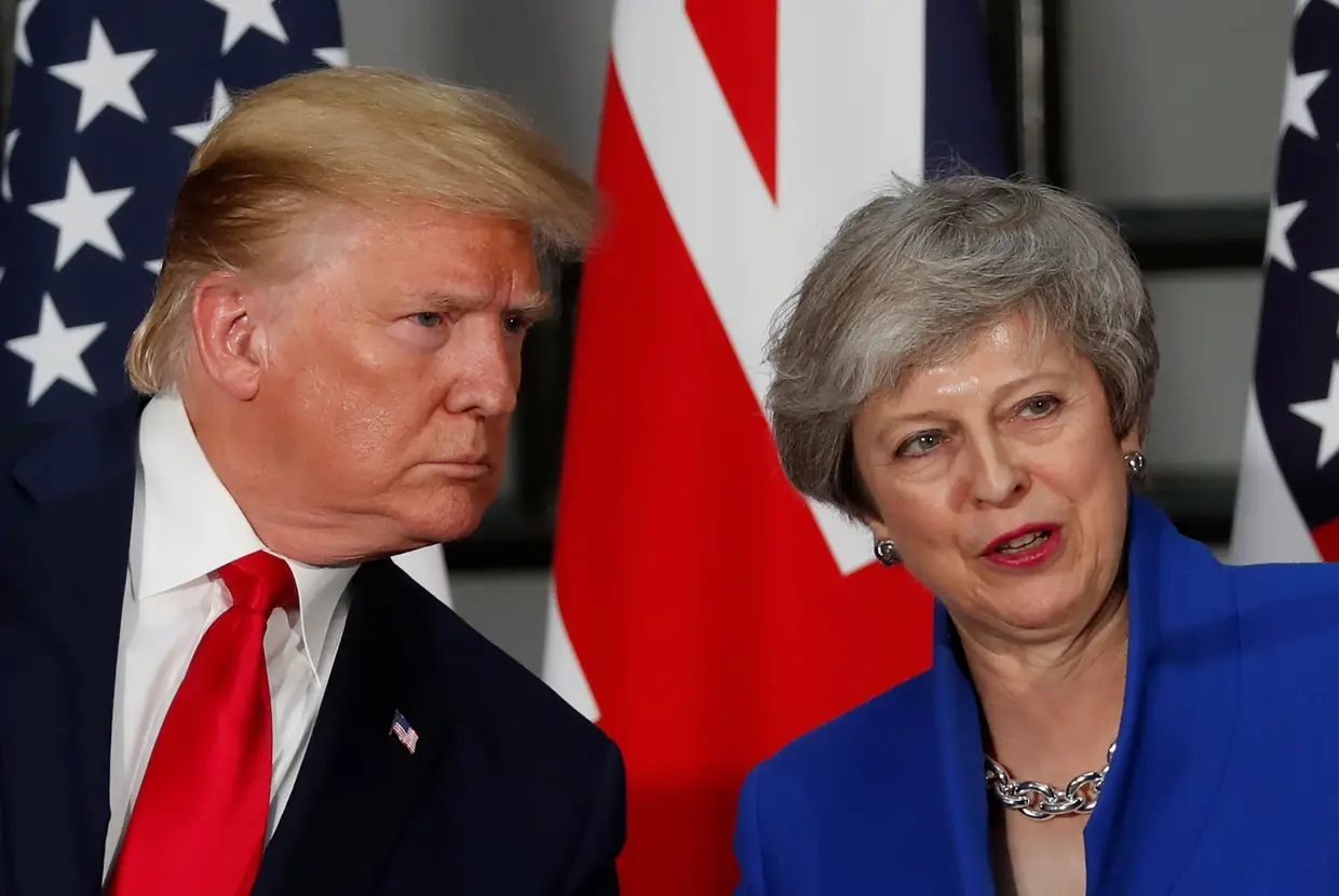 O Presidente dos Estados Unidos, Donald Trump, com a primeira-ministra britânica, Theresa May, em Londres, Inglaterra.