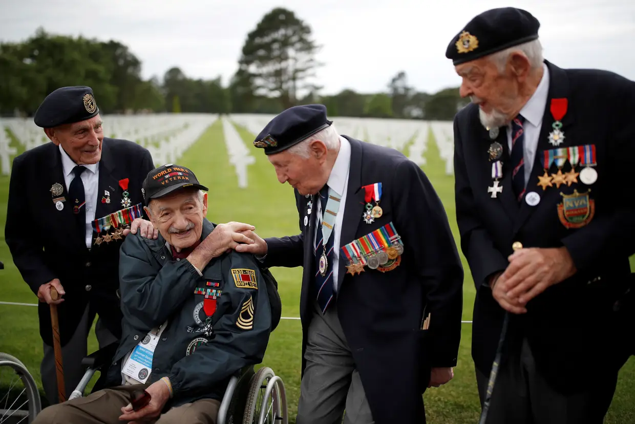 Veteranos da II Guerra Mundial nas celebrações do 75.º aniversário do Dia D, em Colleville-sur-Mer, França.