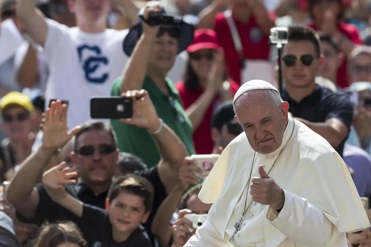 O Papa Francisco na Praça de São Pedro, no Vaticano.