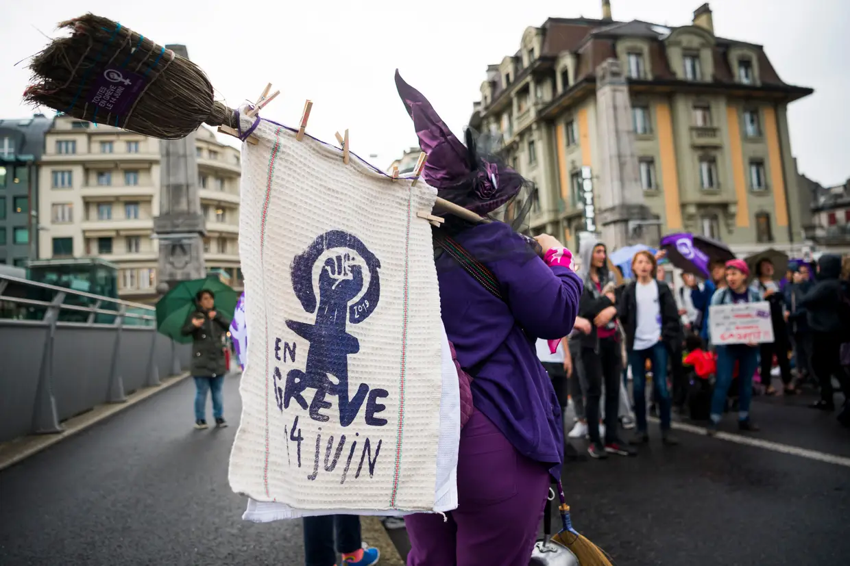 De greve, as mulheres suíças saíram às ruas para exigir igualdade salarial, Lausanne, Suíça.