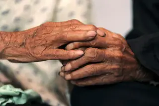 Coração Amarelo: a associação que não quer deixar nenhum idoso sozinho