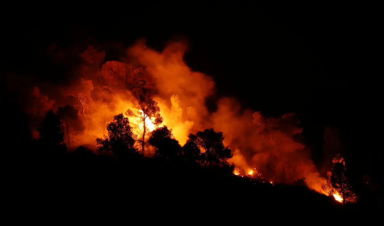 Incêndio florestal perto de Maials, a oeste de Tarragona, Espanha