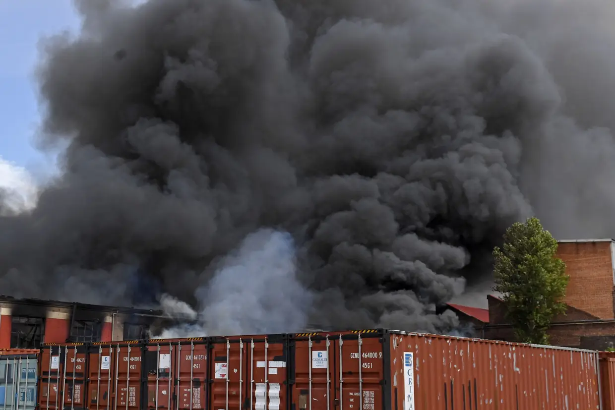 Um incêndio atingiu o centro comercial asiático Dong Xuan, em Berlim, na Alemanha.
