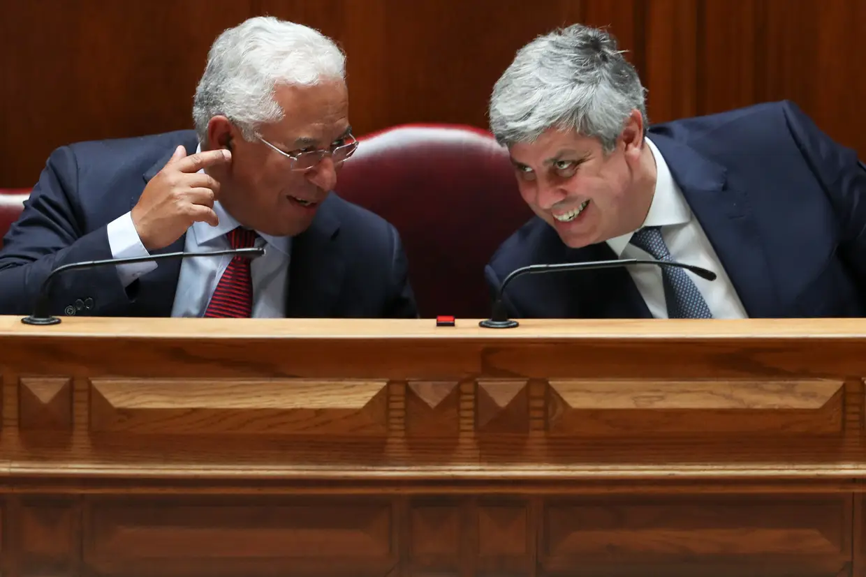 O primeiro-ministro António Costa e o ministro das Finanças Mário Centeno durante o debate sobre o Estado da Nação, na Assembleia da República, Lisboa.