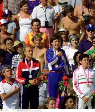 Jogos Olímpicos 1984: Greta Weitz, Noruega, prata; Joan Benoit, EUA, ouro; Rosa Mota, Portugal, bronze