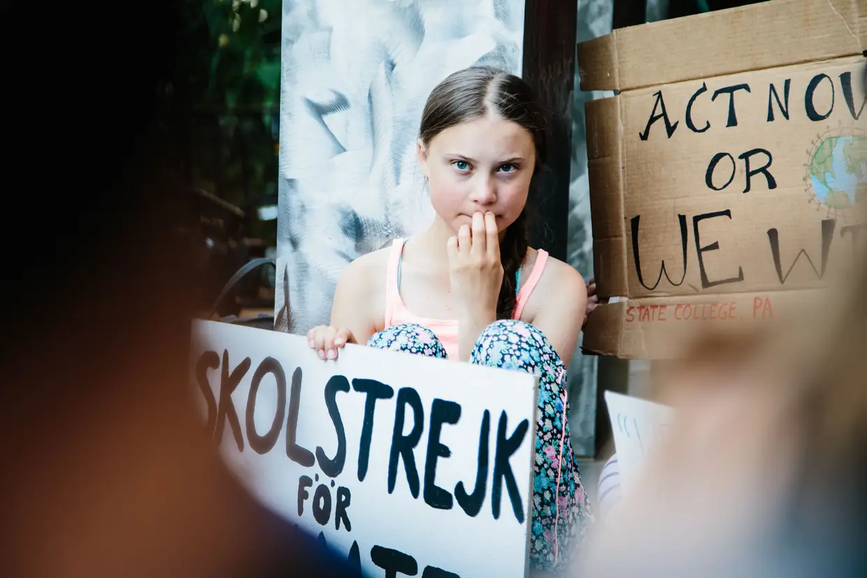 A ativista sueca Greta Thunberg, de 16 anos, num protesto pelo clima, junto às Nações Unidas, em Nova Iorque, Estados Unidos da América.