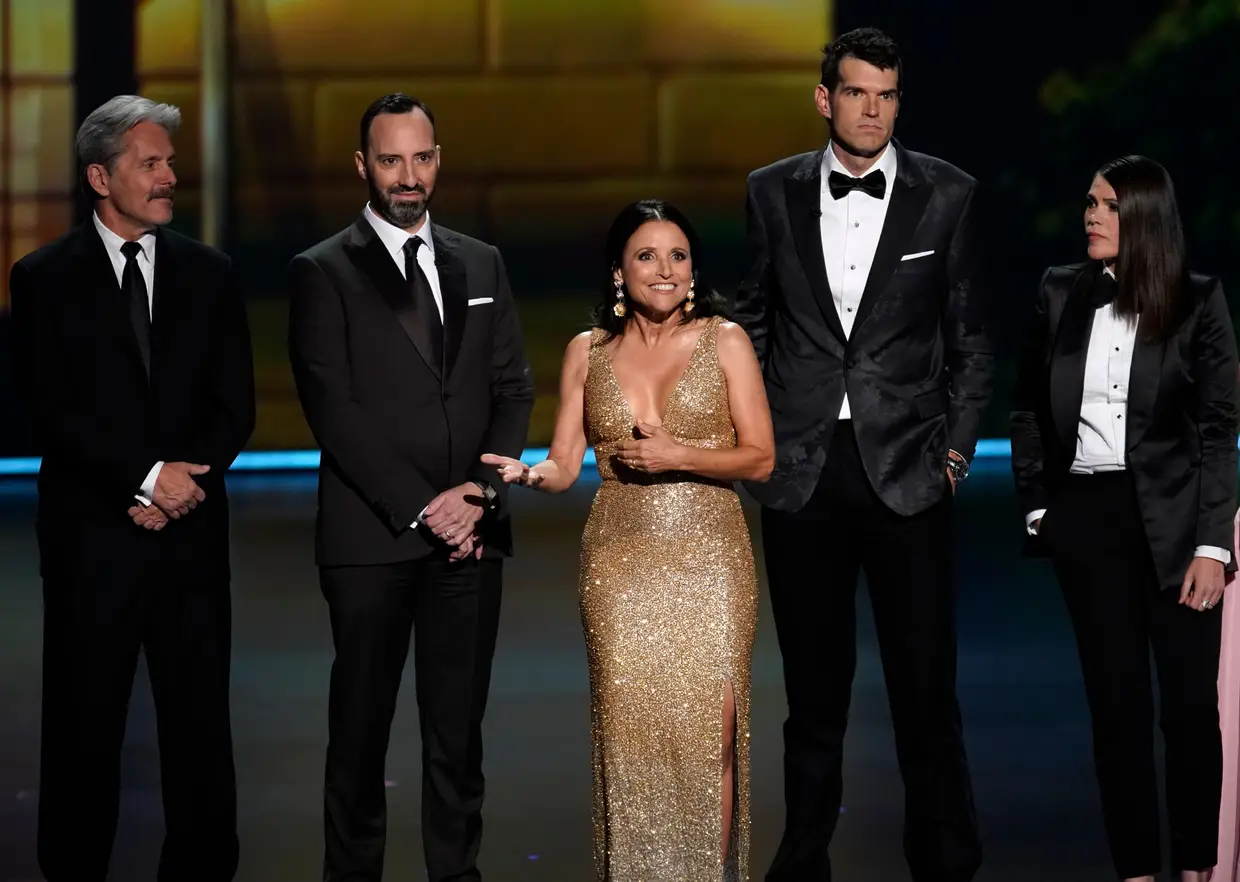 Julia Louis-Dreyfus e a equipa de "Veep"