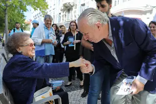 O presidente do Aliança, Pedro Santana Lopes, durante uma ação de campanha para as eleições legislativas 2019, em Lisboa.