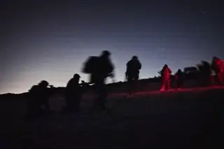O exercício desta noite era tomar um edifício onde operava uma "célula terrorista"