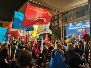 (Cláudia Monarca Almeida)