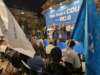 (Cláudia Monarca Almeida)