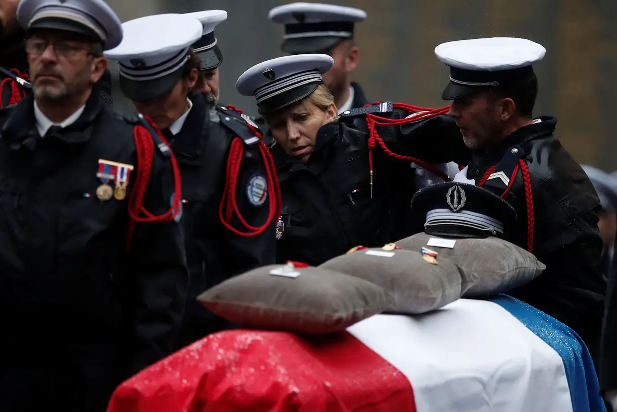 Funeral das vítimas do ataque à sede da polícia de Paris, França.