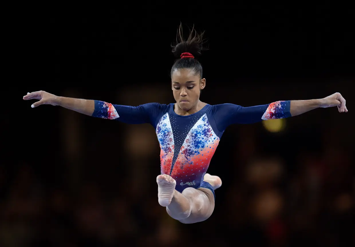 A atleta Melanie de Jesus dos Santos, da França, no Campeonato de Ginástica Artística de 2019 em Estugarda, Alemanha.
