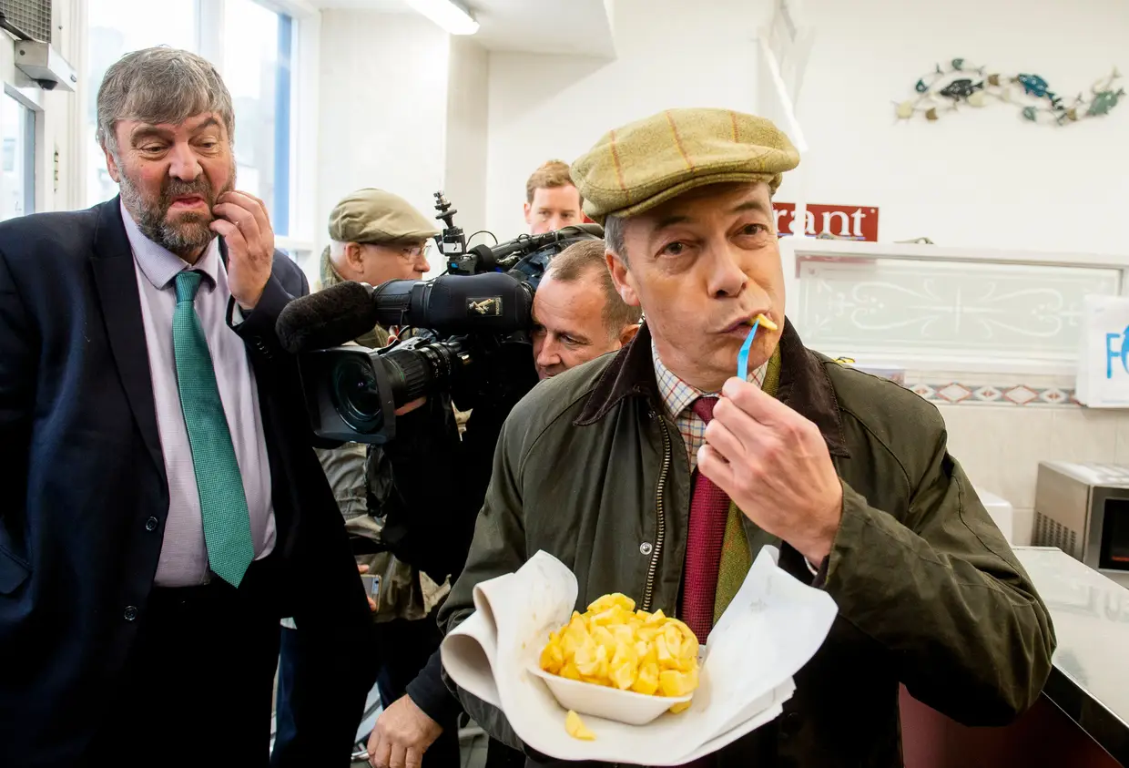 Líder do Partido Brexit, Nigel Farage, durante a campanha eleitoral em Whitehaven, no Reino Unido.