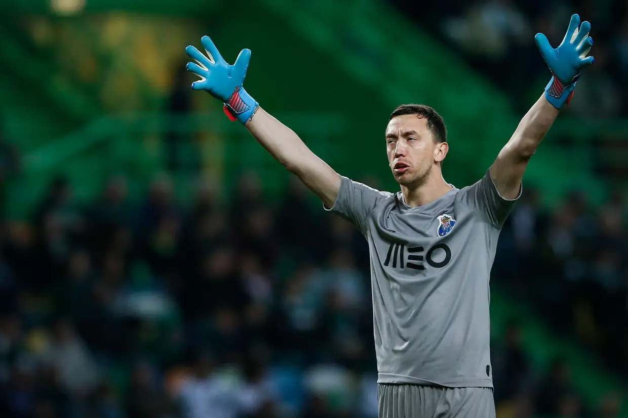 Agustín Marchesín, 32 anos, guarda-redes - 29 jogos, 18 golos sofridos - no FC Porto desde 2019