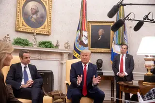 Donald Trump assegura que vai cumprir a lei no conflito com o Irão