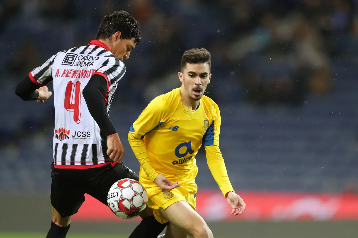 Vítor Ferreira, médio, 20 anos - 6 jogos, 0 golos - no FC Porto desde 2011