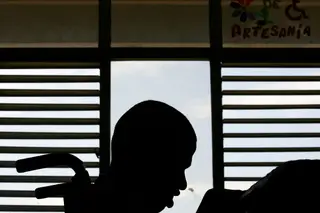 Pais queixam-se de falta de auxiliares para alunos com necessidades especiais