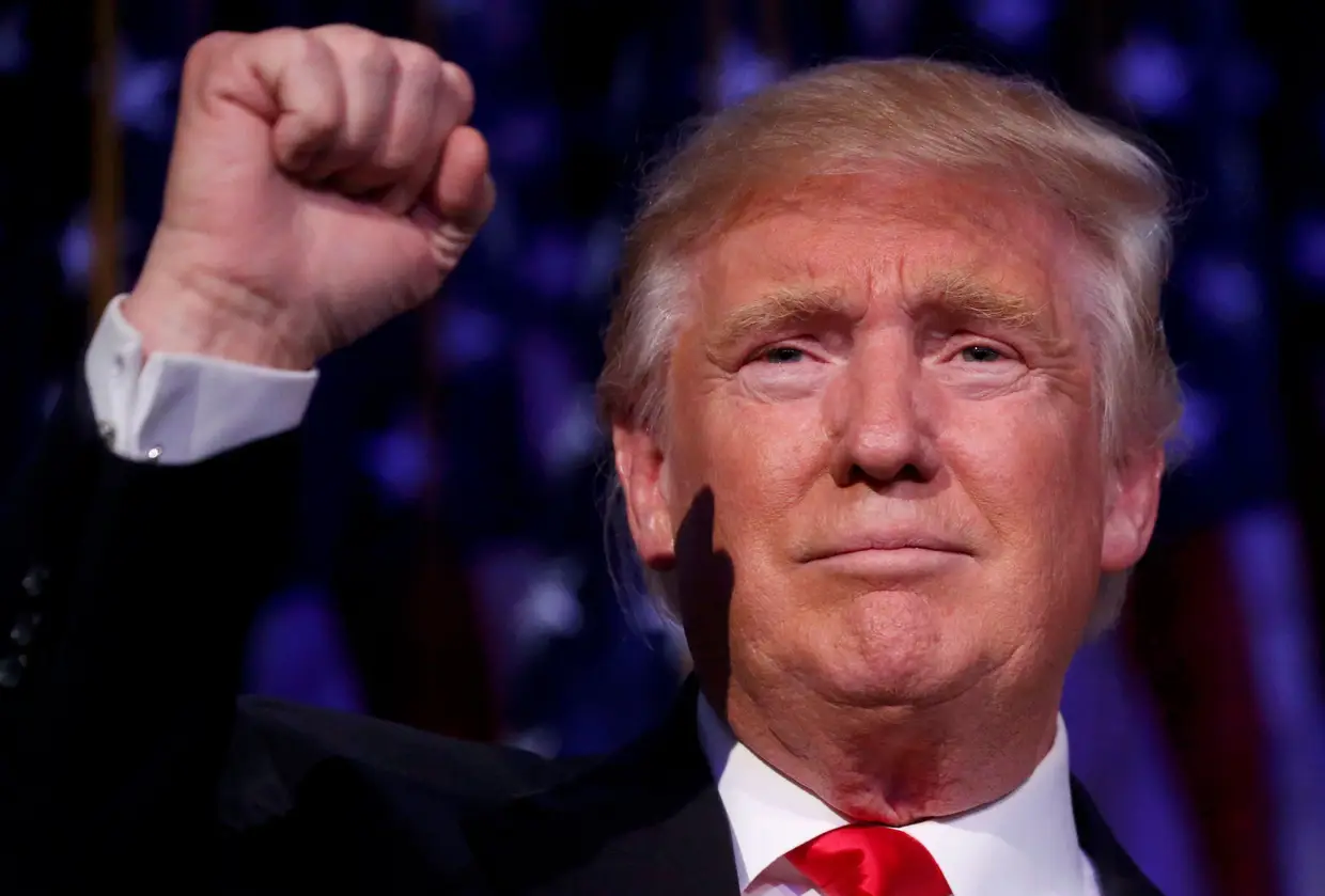 Novembro de 2016 - Donald Trump é eleito Presidente dos Estados Unidos depois de prometer melhorar as relações com Moscovo. No entanto, as autoridades dos EUA determinam que a Rússia tentou interferir nas eleições a favor de Trump, que Moscovo nega, lançando uma sombra sobre as ligações EUA-Rússia.