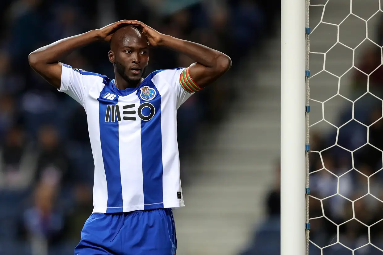 Danilo Pereira, médio, 28 anos - 22 jogos, 0 golos - no FC Porto desde 2015