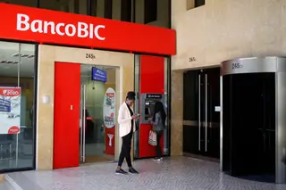 Branqueamento de capitais e financiamento do terrorismo. Os riscos da banca angolana em Portugal