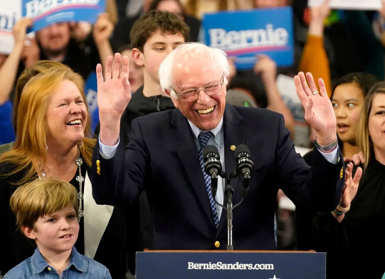 O candidato democrata às presidenciais Bernie Sander discursa num comício em Manchester, Estados Unidos.