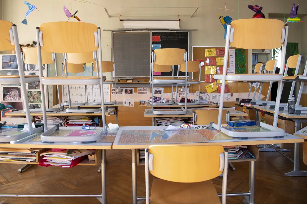 Uma escola encerrada em Lausanne, Suíça.