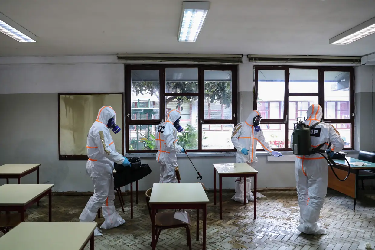 Demonstração de desinfeção na Escola Secundária da Amadora
