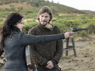 Eva Green e Josh Hartnett na série "Penny Dreadful"