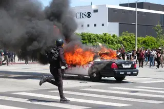 Confrontos entre manifestantes e polícia em várias cidades dos EUA